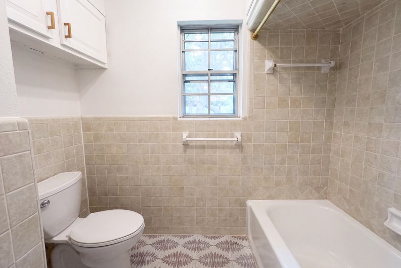 Photo 14 of 24 of 8839 Sweetwater Dr, Dallas, TX