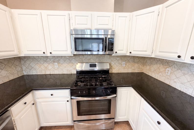 Photo 12 of 28 of 4215 River Ranch Dr, Pasadena, TX