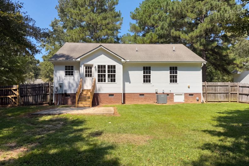 Photo 6 of 25 of 576 Sunray Dr, Clayton, NC