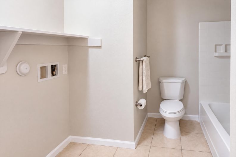 Photo 14 of 15 of 1295 N Railroad Ave, Boynton Beach, FL