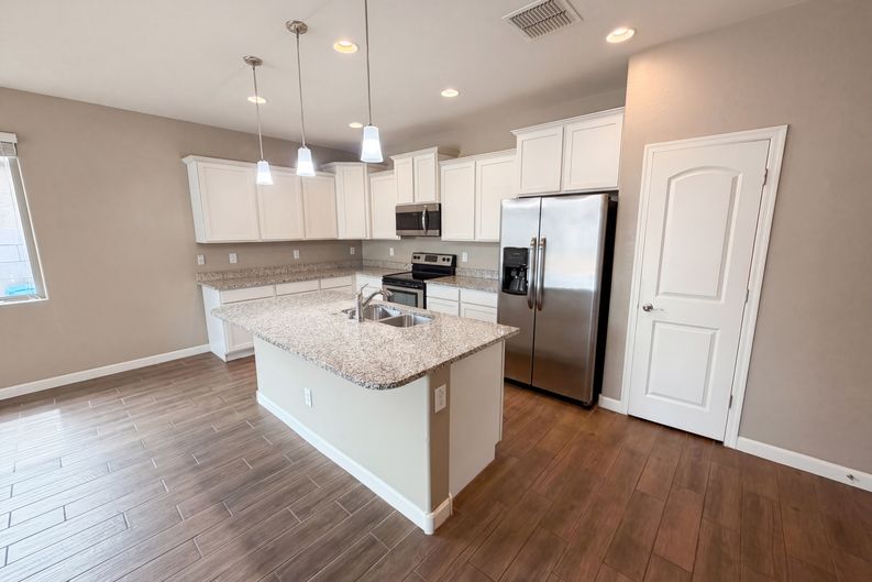 Photo 7 of 31 of 23680 W Magnolia Dr, Buckeye, AZ