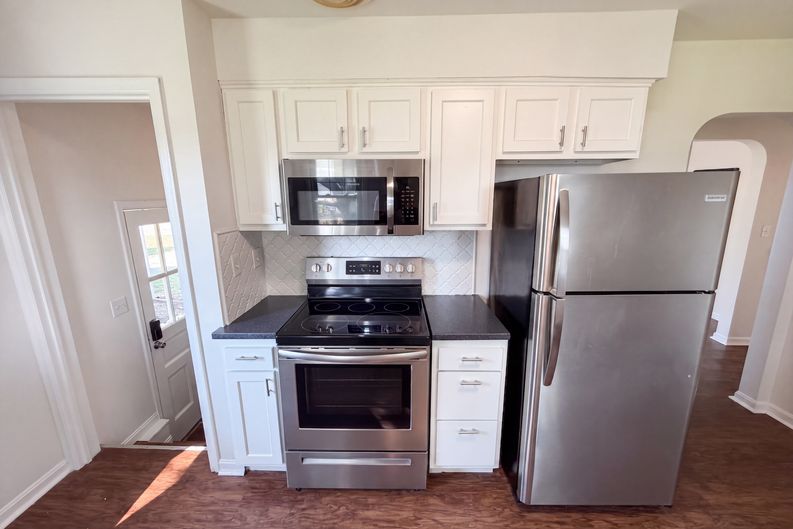 Photo 8 of 21 of 956 Meda Ave, Lancaster, OH