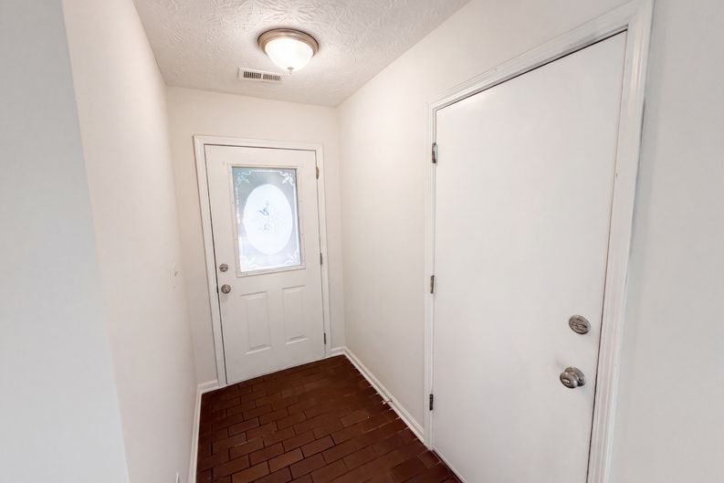 Photo 21 of 30 of 2119 Crystal Lake Dr, Lawrenceville, GA