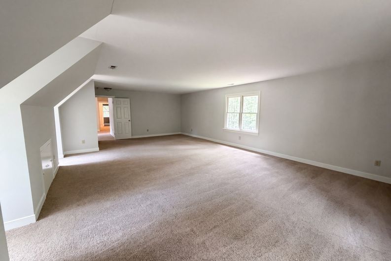 Photo 15 of 21 of 5517 W Bay Ct, Midlothian, VA