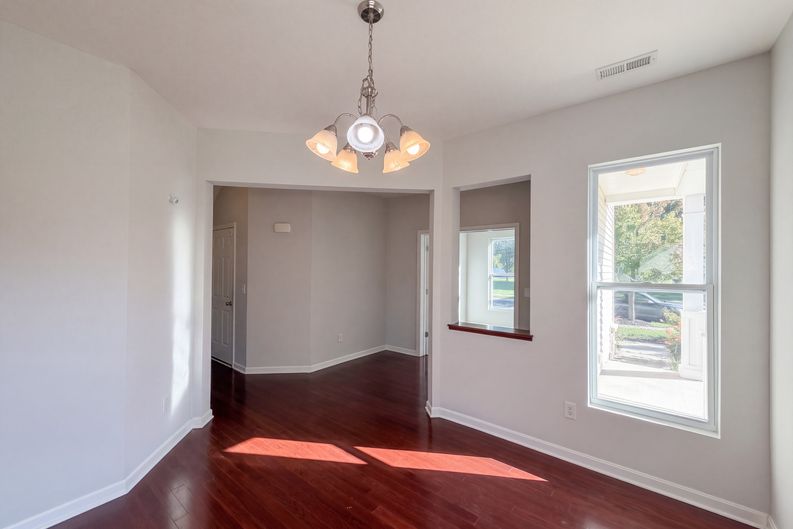 Photo 11 of 39 of 4058 Leontria Ave, Columbus, OH