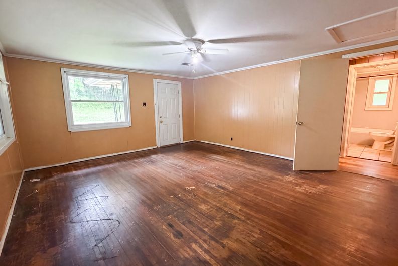 Photo 4 of 29 of 3609 Poplar Ln, Adamsville, AL