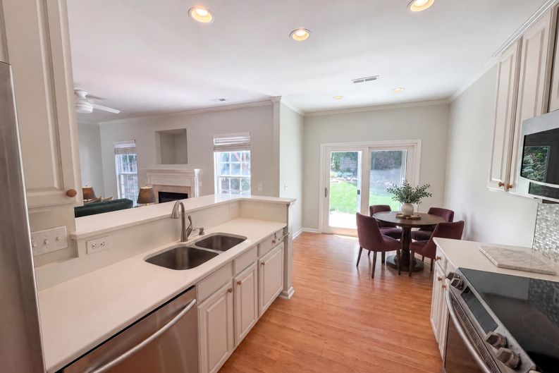 Photo 6 of 17 of 8409 Aztec Dawn Ct, Raleigh, NC
