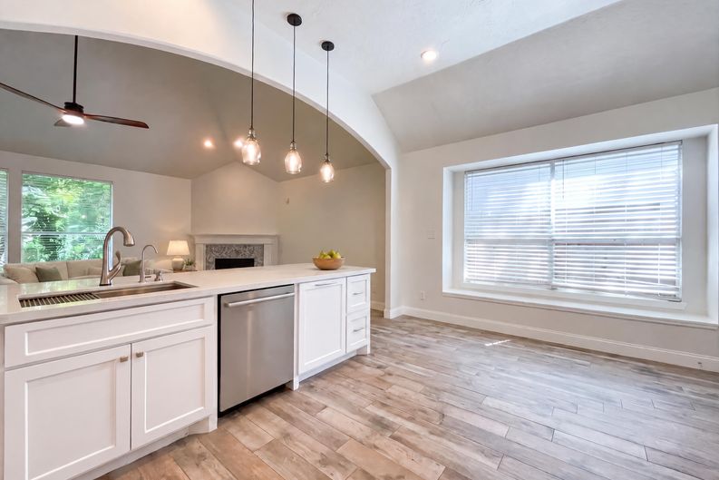 Photo 6 of 20 of 7107 Sweet Violet Trl, Humble, TX