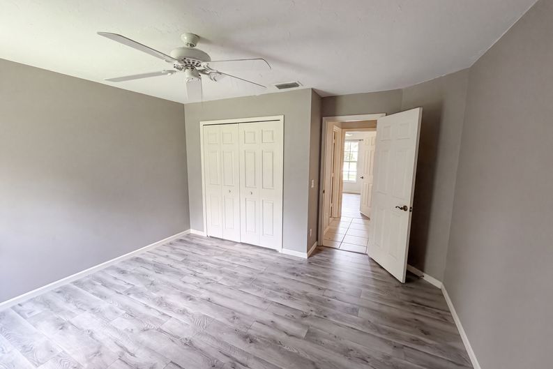 Photo 12 of 29 of 400 46th Ct, Vero Beach, FL