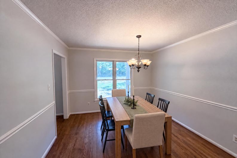 Photo 6 of 25 of 4614 Hickory Grove Rd, Mount Holly, NC