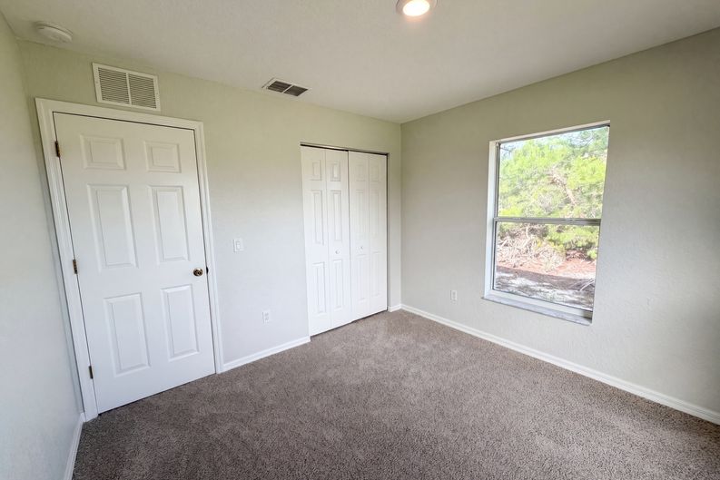 Photo 14 of 25 of 17956 SW 25th Avenue Rd, Ocala, FL