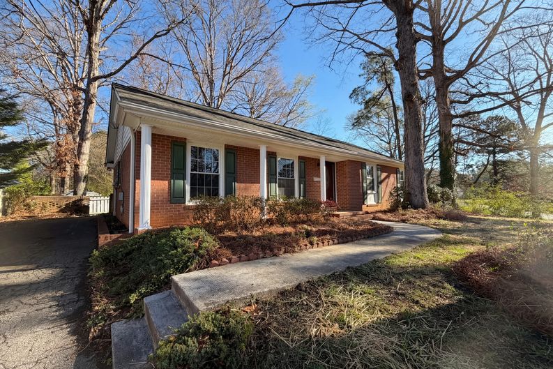 Photo 6 of 20 of 1512 Buckingham Ave, Gastonia, NC