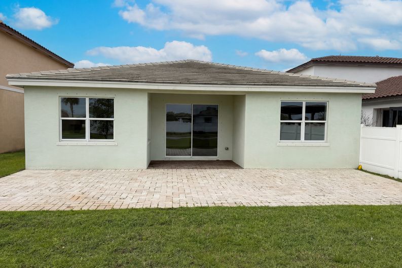 Photo 27 of 42 of 12473 NW Lynch Ln, Port Saint Lucie, FL