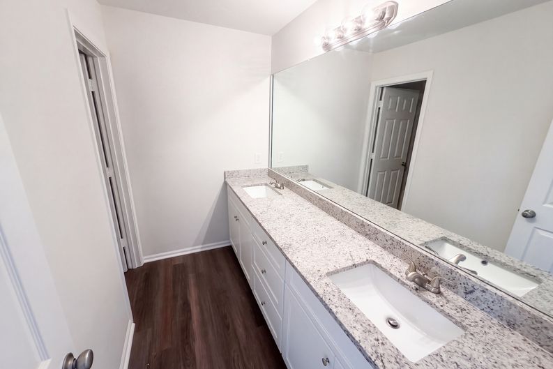 Photo 13 of 19 of 7402 Walton Hl, Fairburn, GA