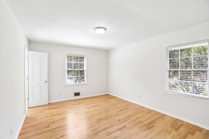 Photo 16 of 27 of 2186 Ingram Rd, Duluth, GA