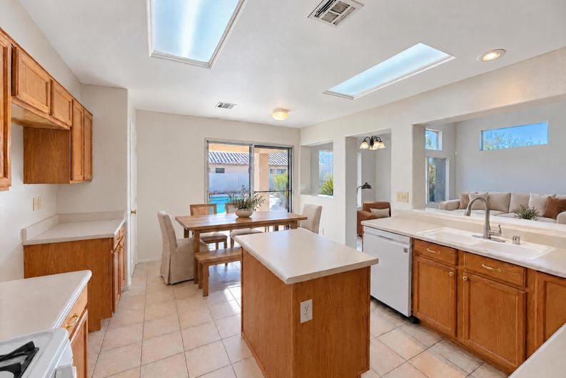 Photo 7 of 19 of 608 Saddle Rider Ct, Henderson, NV