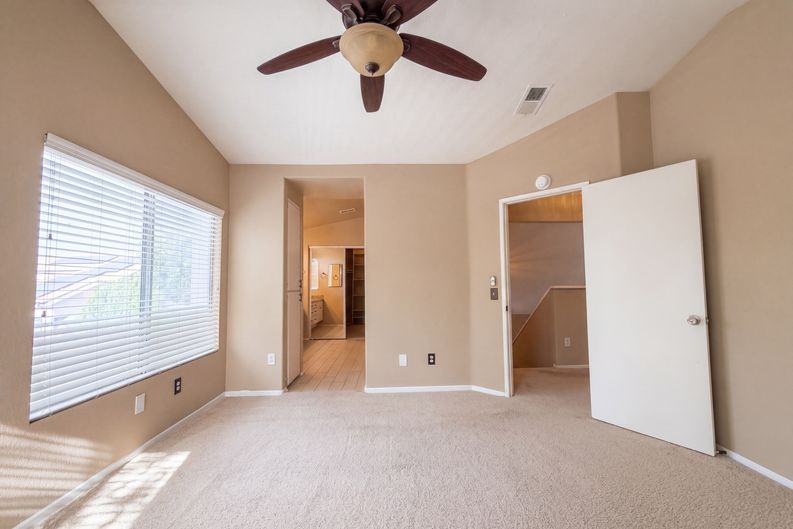 Photo 4 of 22 of 5539 W Avenue L6, Lancaster, CA