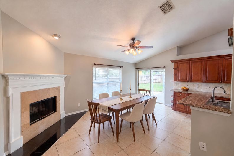 Photo 9 of 29 of 17802 Jefferson St, Oakland, FL