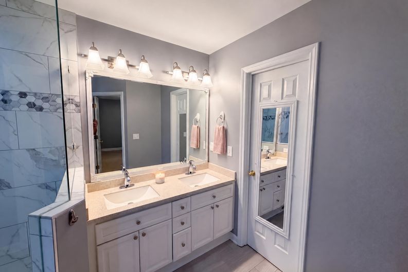 Photo 13 of 18 of 513 Saint Croix Dr, Holly Springs, NC