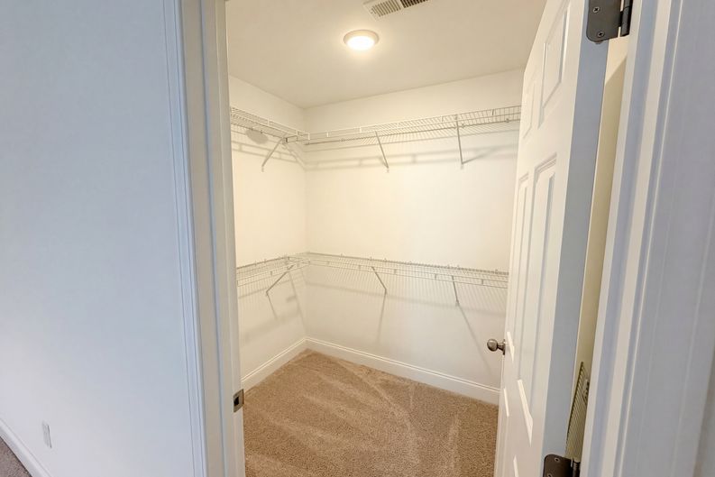 Photo 35 of 44 of 2714 Green Ash Ln, Knoxville, TN
