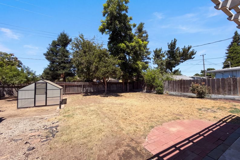 Photo 35 of 41 of 719 N Crescent Ave, Lodi, CA
