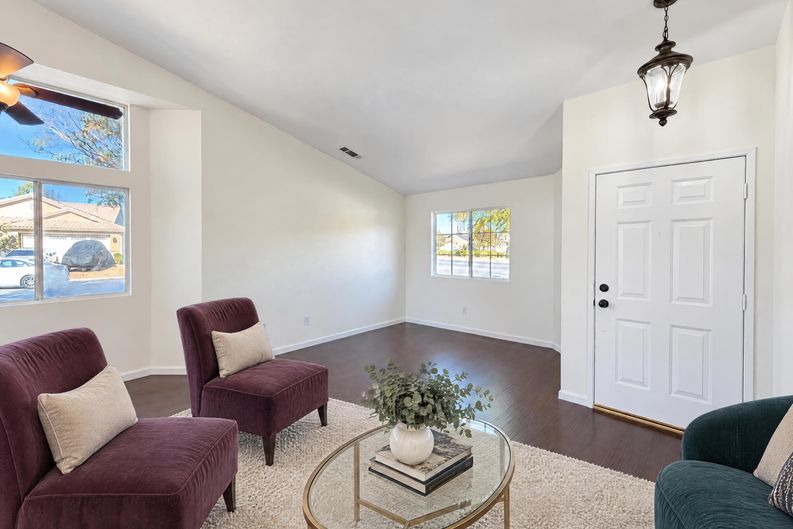 Photo 6 of 19 of 13759 Clear Valley Rd, Victorville, CA