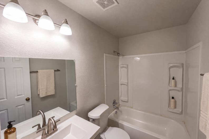 Photo 18 of 23 of 9420 Dublin Grn, San Antonio, TX
