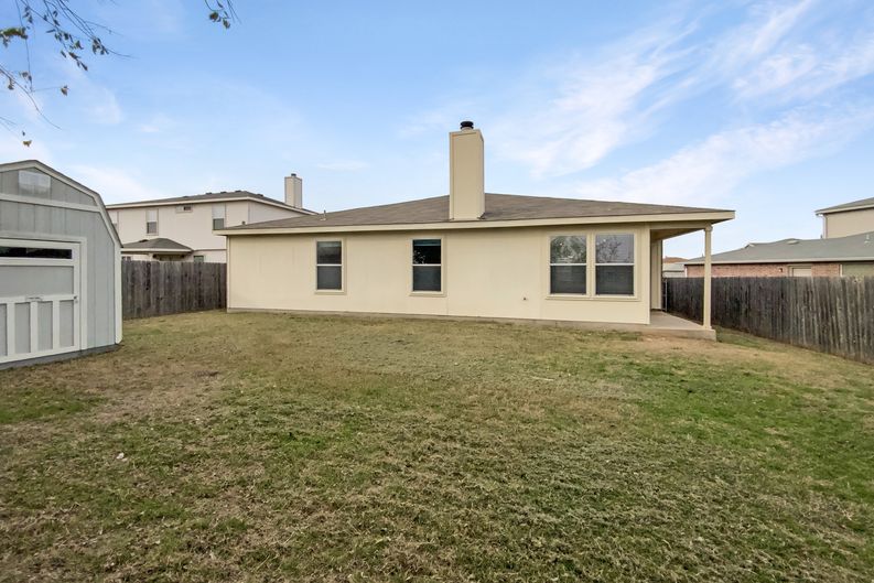 Photo 5 of 16 of 5202 Oster Dr, Killeen, TX