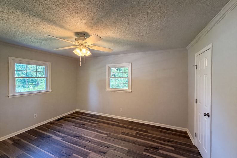 Photo 13 of 18 of 4305 Dawnwood Dr, Gastonia, NC