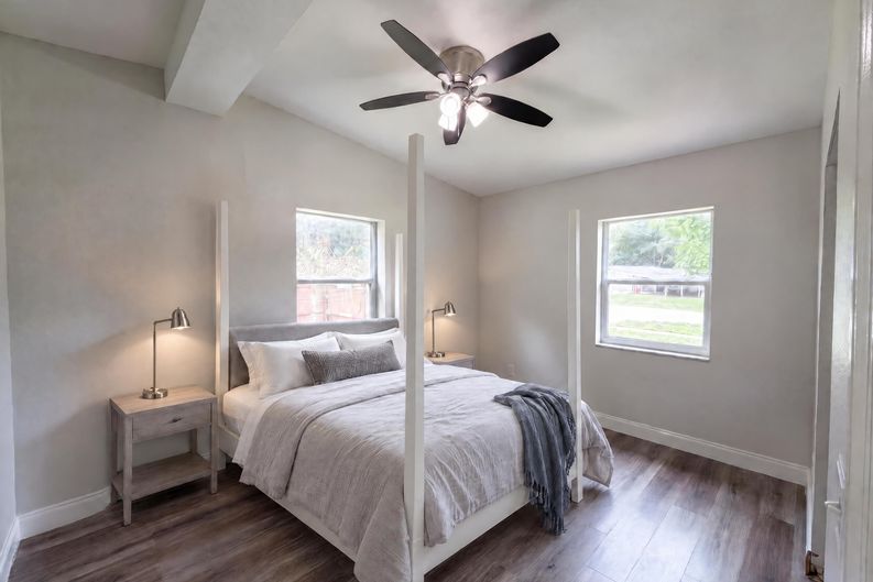 Photo 11 of 21 of 1502 Daroca Dr, Deltona, FL