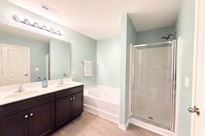 Photo 9 of 19 of 1578 Zeverly St, Winston Salem, NC