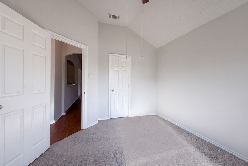 Photo 11 of 18 of 9 Fern Oak Ct, Mansfield, TX
