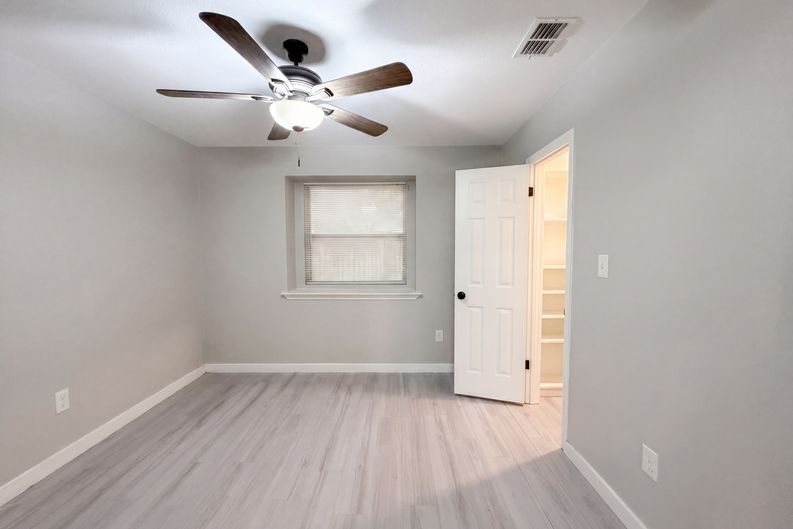 Photo 14 of 18 of 13214 Deepwater Cir, Corpus Christi, TX