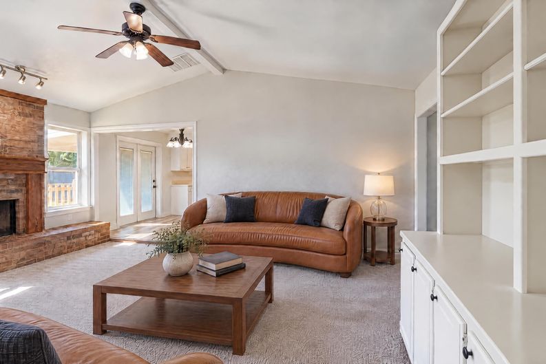 Photo 9 of 33 of 2120 Lazy Brook Trl, Edmond, OK