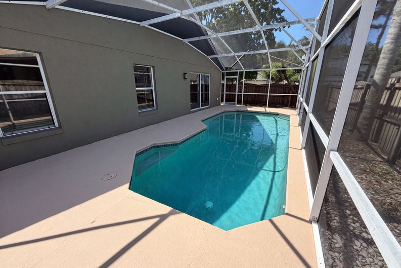 Photo 32 of 34 of 701 Magnolia Creek Cir, Orlando, FL