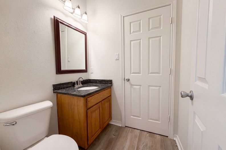 Photo 16 of 20 of 6041 King Trl, Corpus Christi, TX