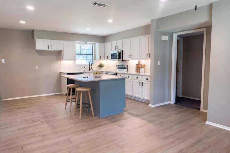 Photo 6 of 24 of 308 N Todd St, Bullard, TX