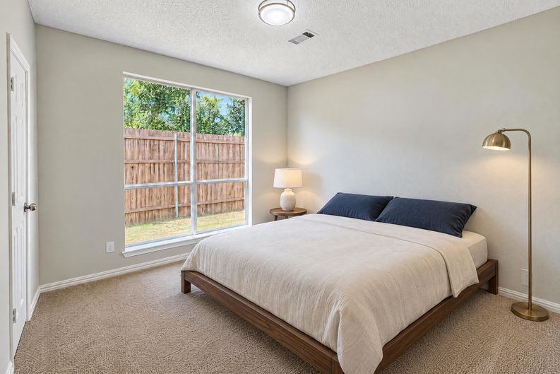 Photo 11 of 29 of 1017 Laurel Oak Dr, Flower Mound, TX