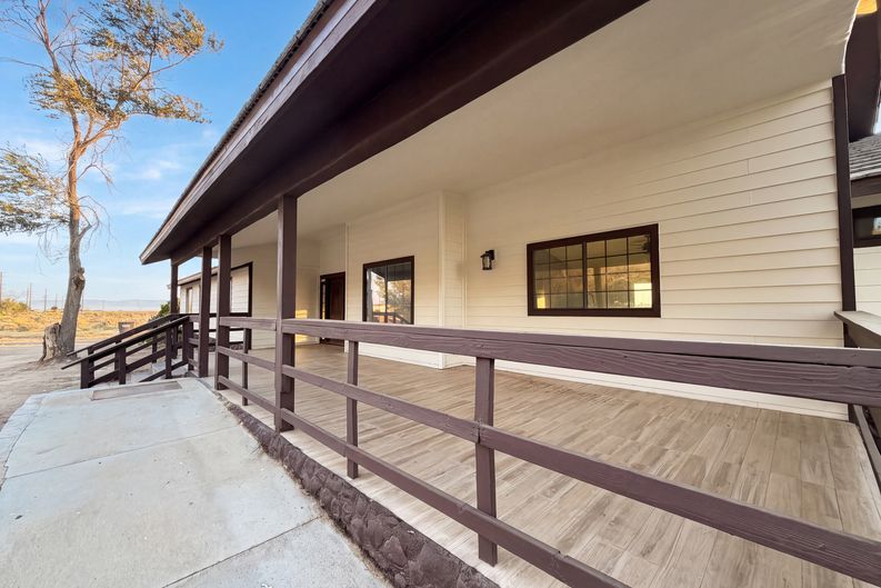 Photo 34 of 40 of 1401 60th St W, Rosamond, CA