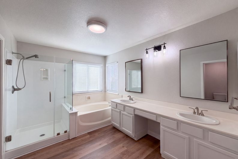 Photo 6 of 35 of 2571 Cantara Ct, Sacramento, CA