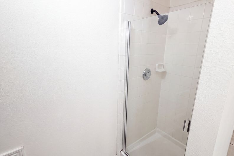 Photo 19 of 27 of 106 Forestview Rd, Hickory Creek, TX