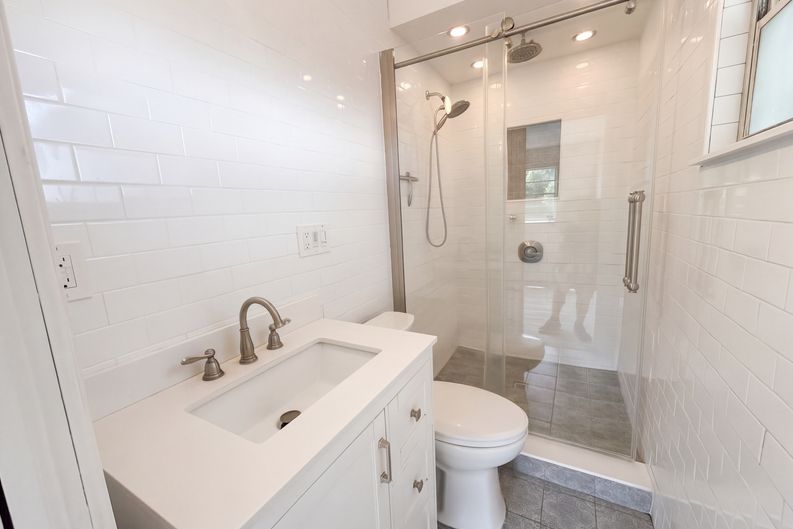 Photo 18 of 22 of 409 Berwick Ave, Temple Terrace, FL