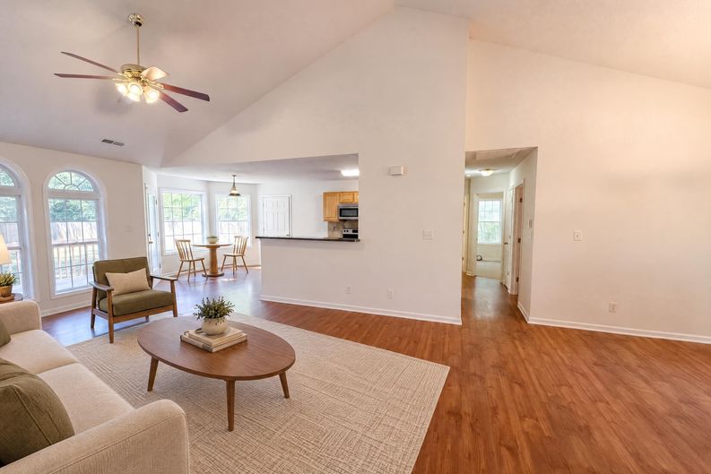 Photo 6 of 23 of 4315 Enoch Dr, Charlotte, NC