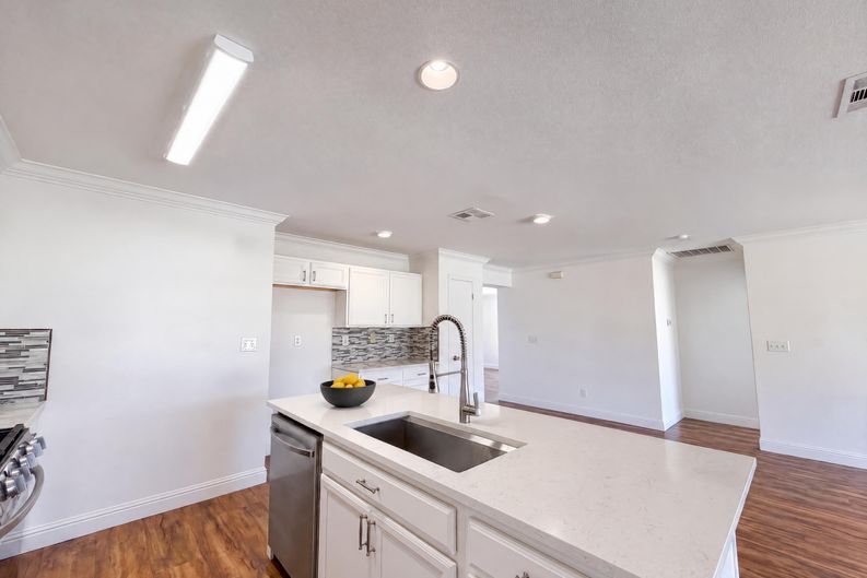 Photo 14 of 39 of 8460 Orchard Creek Way, Elk Grove, CA