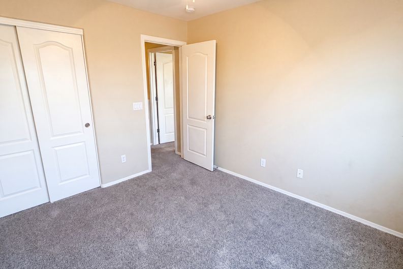 Photo 15 of 24 of 17533 W Mandalay Ln, Surprise, AZ