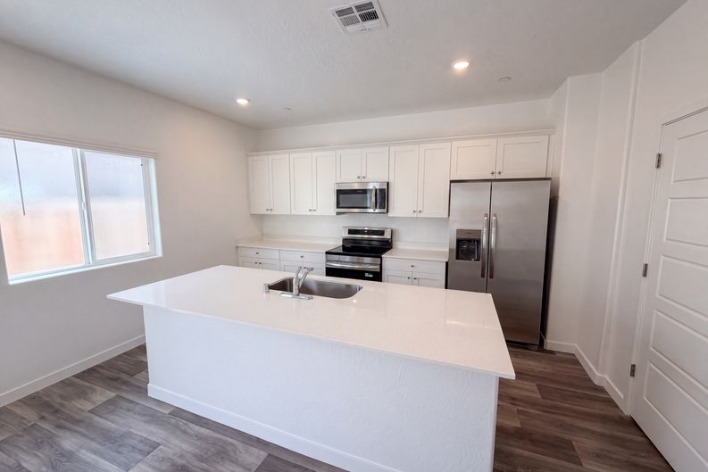 Photo 7 of 17 of 4472 Bellaire Ave, Clovis, CA