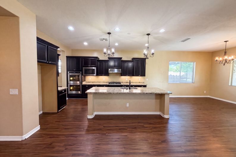 Photo 11 of 39 of 18136 W Devonshire Ave, Goodyear, AZ
