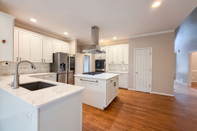 Photo 22 of 34 of 2299 Camden Dr SW, Marietta, GA