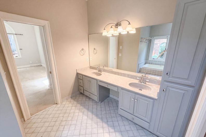 Photo 16 of 29 of 3711 Surry Ridge Ct, Charlotte, NC