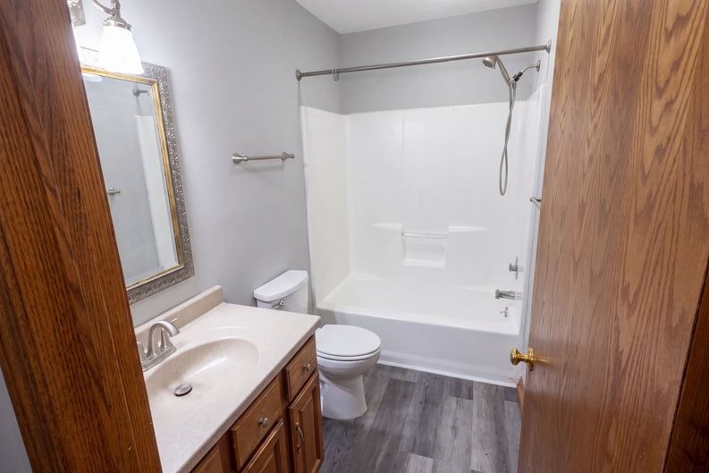 Photo 19 of 28 of 1100 Prescot Ave NW, Massillon, OH